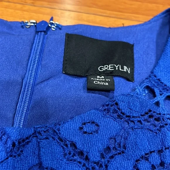 Greylin Yunis Lace Grommet Dress Gently Worn - Picture 3 of 5